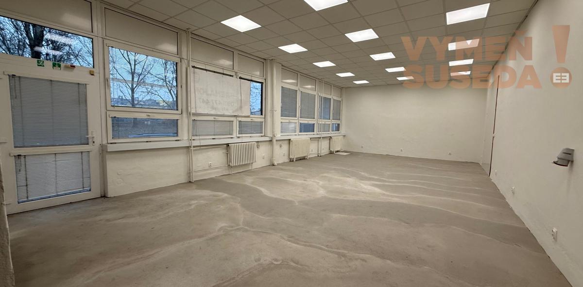 VYMEŇ SUSEDA! PRENÁJOM OBCHODNÉHO PRIESTORU v Bratislave (Petržalke) na Kopčianskej ulici s možnosťou parkovacieho státia.