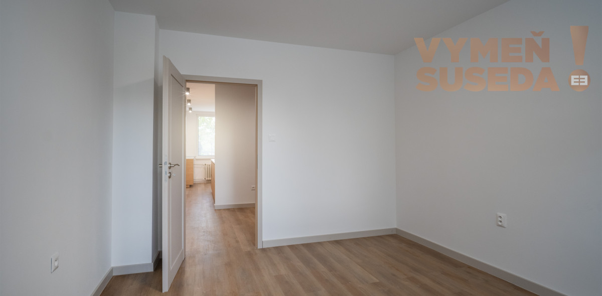 VYMEŇ SUSEDA! - KOMPLETNE ZREKONŠTRUOVANÝ 3 IZB. BYT S LOGGIOU, BRATISLAVSKÁ, PIEŠŤANY