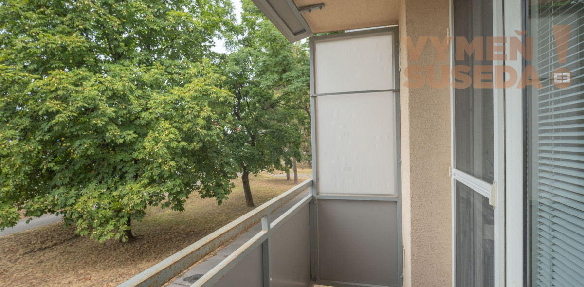 VYMEŇ SUSEDA! - KOMPLETNE ZREKONŠTRUOVANÝ 3 IZB. BYT S LOGGIOU, BRATISLAVSKÁ, PIEŠŤANY