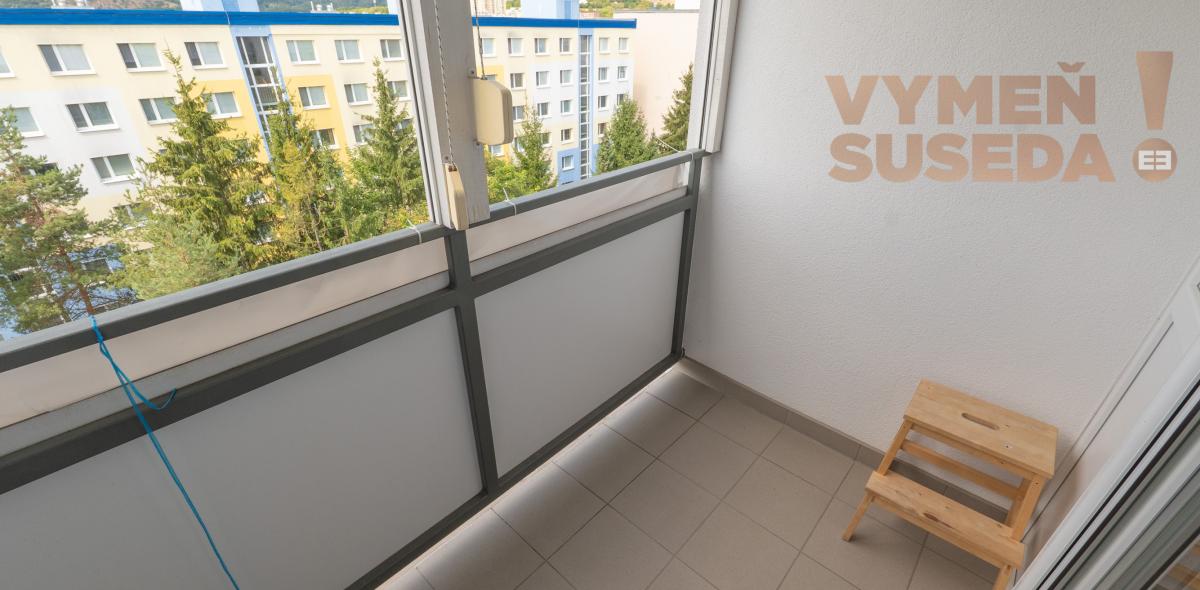 VYMEŇ SUSEDA! – KRÁSNY SLNEČNÝ 3 IZB. BYT S LOGGIOU A NÁDHERNÝM VÝHĽADOM,  TATRANSKÁ UL., LOKALITA SÁSOVÁ.