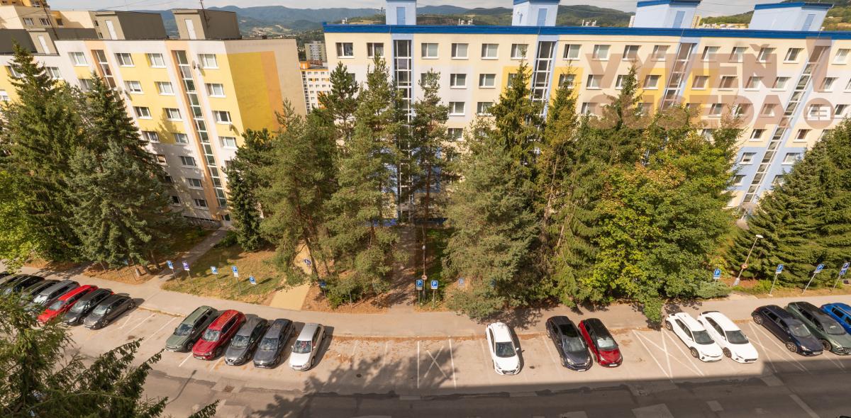 VYMEŇ SUSEDA! – KRÁSNY SLNEČNÝ 3 IZB. BYT S LOGGIOU A NÁDHERNÝM VÝHĽADOM,  TATRANSKÁ UL., LOKALITA SÁSOVÁ.