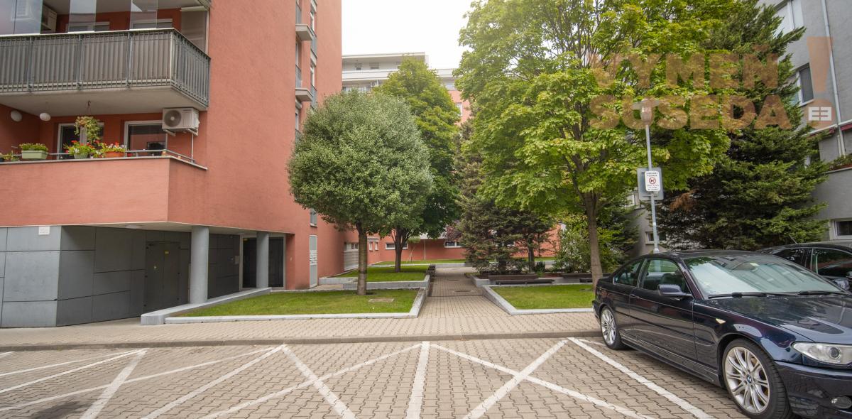 VYMEŇ SUSEDA! - Priestranný 2 izb. byt s balkónom pivnicou a parkovaním novostavba, ul. Na Križovatkách, TRNÁVKA - BA II.