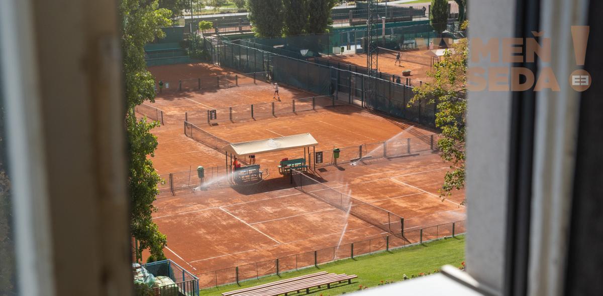 VYMEŇ SUSEDA! - Výnimočný 1 izb. TEHLOVÝ byt, 38.87 m2, Vysoké stropy, orientovaný do tichého dvora, Vajnorská ul., BA III – Nové Mesto.