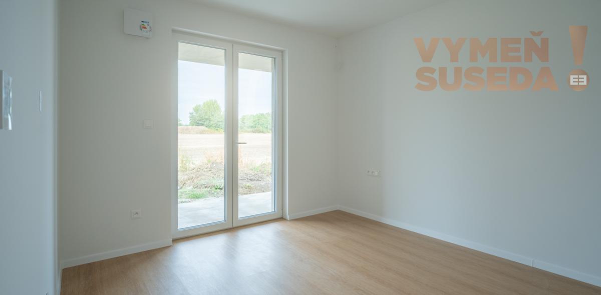 VYMEŇ SUSEDA! - 4-IZBOVÝ RD 144m2, NOVOSTAVBA V ŠTANDARDE, POZEMOK 600m2, DRAHOVCE, MAJER