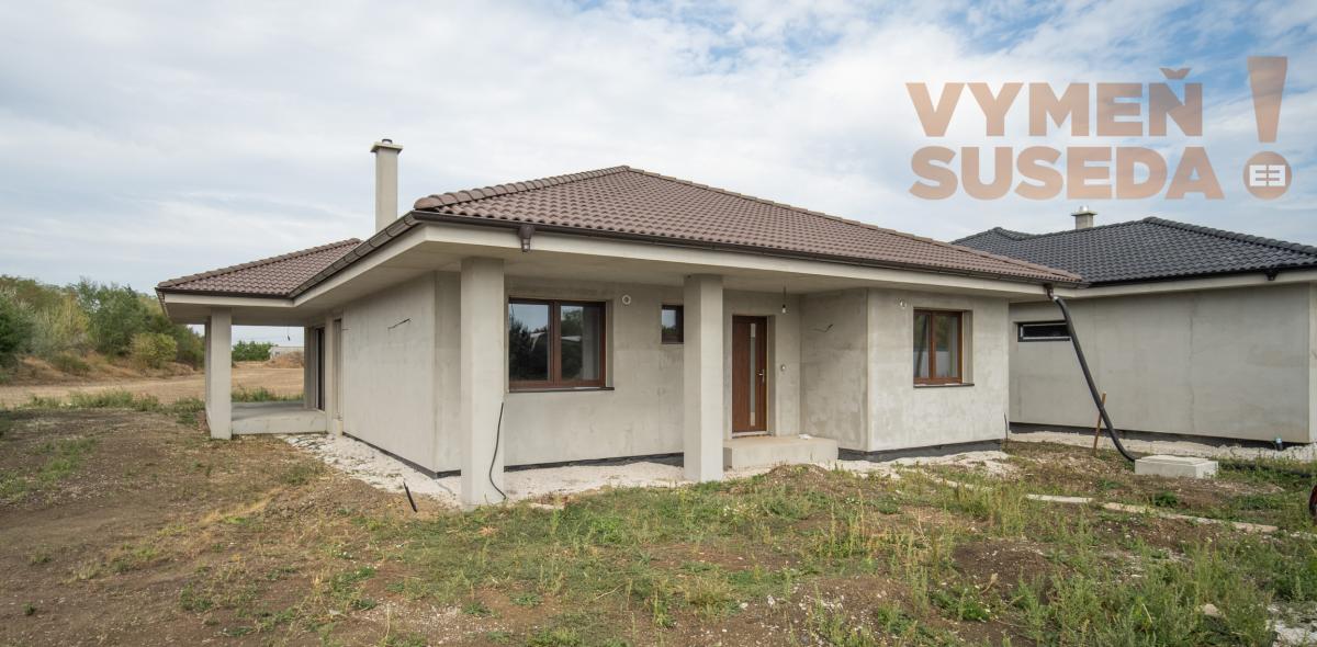 VYMEŇ SUSEDA! - 4-IZBOVÝ RD 144m2, NOVOSTAVBA V ŠTANDARDE, POZEMOK 600m2, DRAHOVCE, MAJER