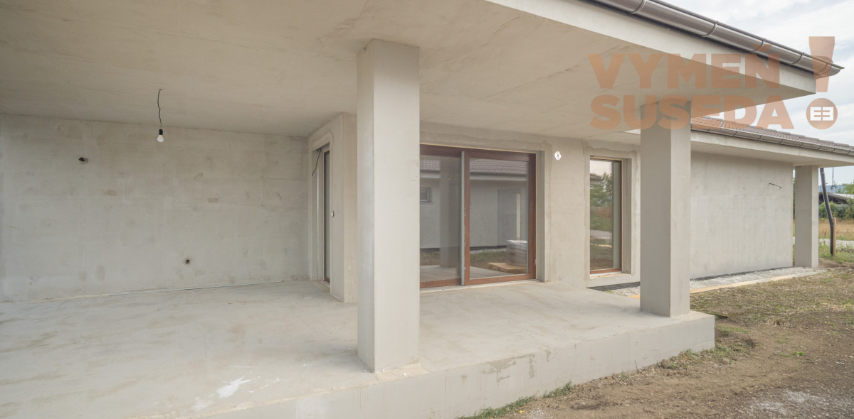 VYMEŇ SUSEDA! - 4-IZBOVÝ RD 144m2, NOVOSTAVBA V ŠTANDARDE, POZEMOK 600m2, DRAHOVCE, MAJER