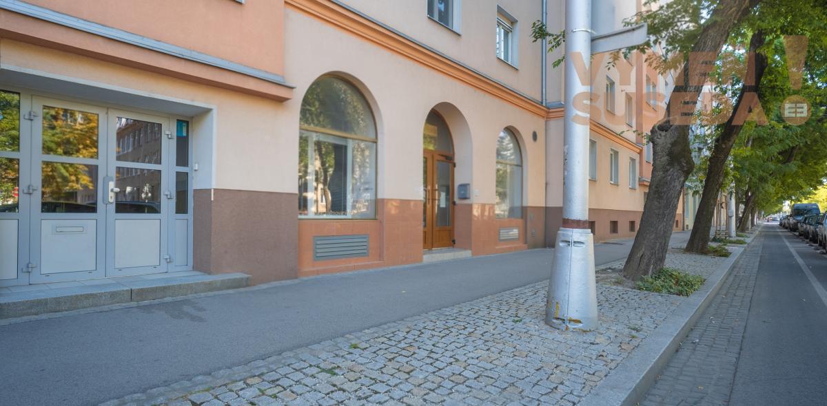 VYMEŇ SUSEDA! - Výnimočný 1 izb. TEHLOVÝ byt, 38.87 m2, Vysoké stropy, orientovaný do tichého dvora, Vajnorská ul., BA III – Nové Mesto.