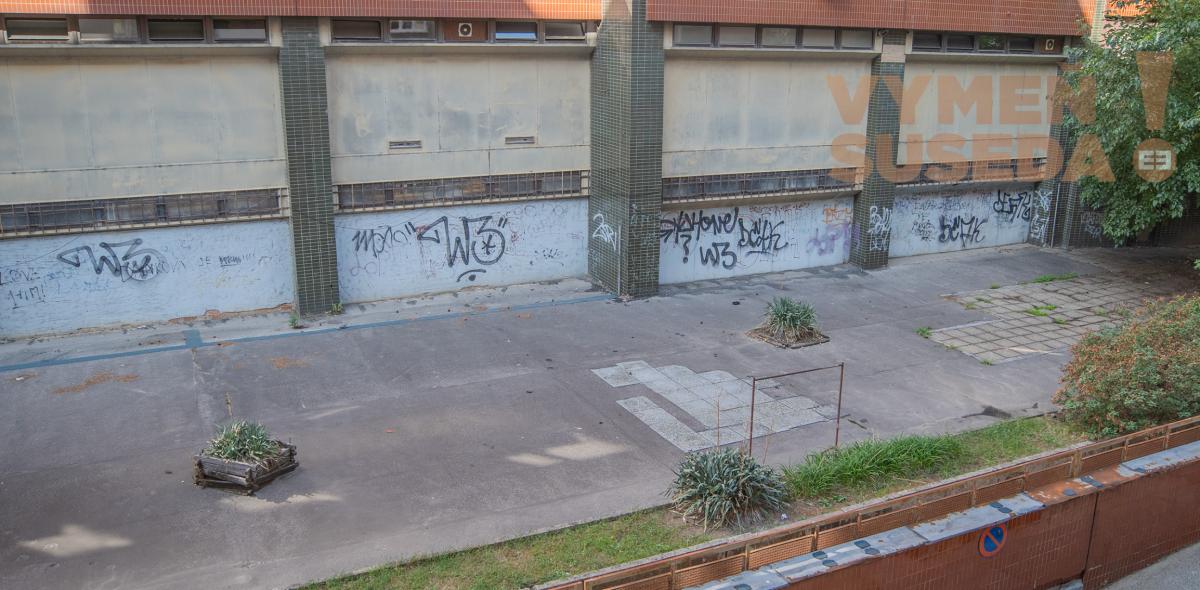 VYMEŇ SUSEDA! – VÝNIMOČNÝ, KOMPLETNE ZREKONŠTRUOVANÝ 3 IZB. BYT S DVOMA LODŽIAMI V STAROM MESTE, MEDENÁ UL.