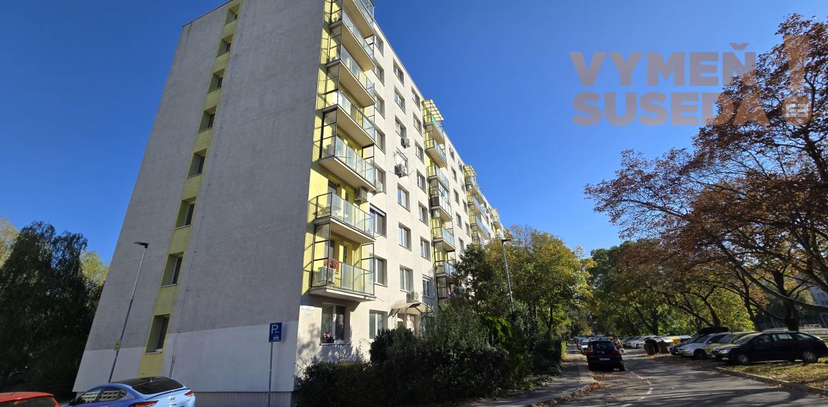 VYMEŇ SUSEDA! – VÝNIMOČNÝ 3-IZBOVÝ BYT S BALKÓNOM, MOŽNOSŤ ÚPRAVY NA 4-IZBOVÝ, ŠTEFUNKOVA ULICA, BRATISLAVA II – RUŽINOV