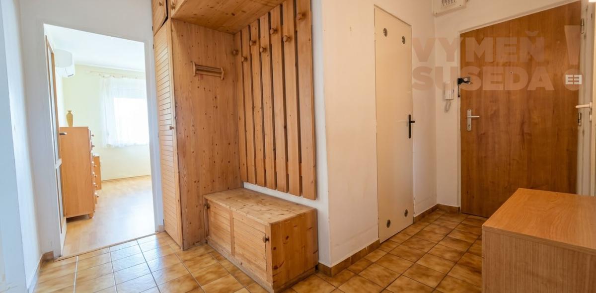 VYMEŇ SUSEDA! – VÝNIMOČNÝ 3-IZBOVÝ BYT S BALKÓNOM, MOŽNOSŤ ÚPRAVY NA 4-IZBOVÝ, ŠTEFUNKOVA ULICA, BRATISLAVA II – RUŽINOV
