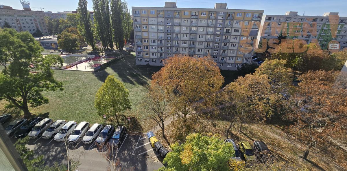 VYMEŇ SUSEDA! – VÝNIMOČNÝ 3-IZBOVÝ BYT S BALKÓNOM, MOŽNOSŤ ÚPRAVY NA 4-IZBOVÝ, ŠTEFUNKOVA ULICA, BRATISLAVA II – RUŽINOV