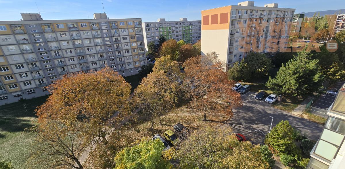 VYMEŇ SUSEDA! – VÝNIMOČNÝ 3-IZBOVÝ BYT S BALKÓNOM, MOŽNOSŤ ÚPRAVY NA 4-IZBOVÝ, ŠTEFUNKOVA ULICA, BRATISLAVA II – RUŽINOV