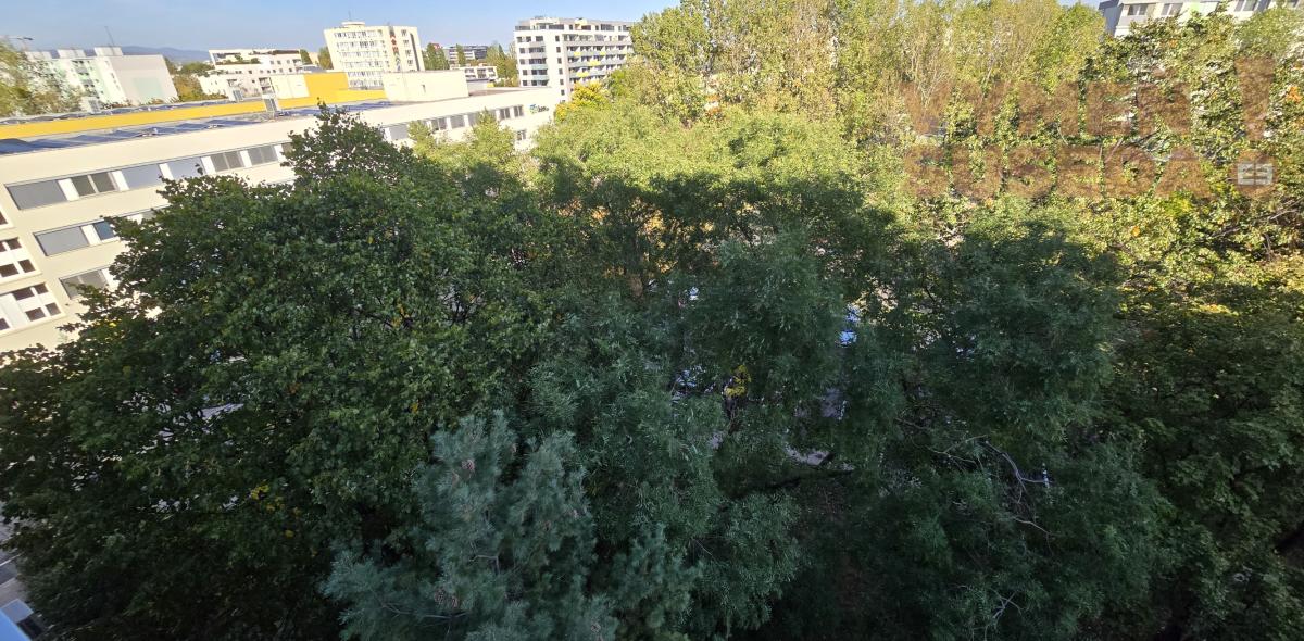 VYMEŇ SUSEDA! – VÝNIMOČNÝ 3-IZBOVÝ BYT S BALKÓNOM, MOŽNOSŤ ÚPRAVY NA 4-IZBOVÝ, ŠTEFUNKOVA ULICA, BRATISLAVA II – RUŽINOV
