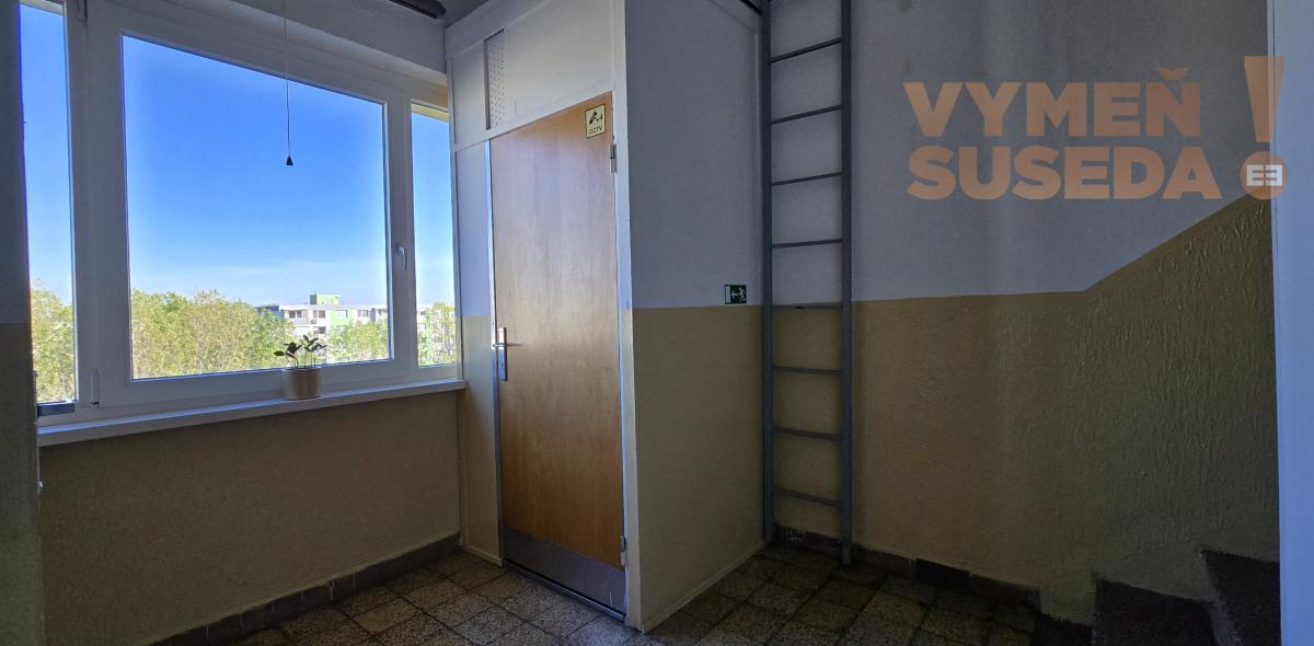 VYMEŇ SUSEDA! – VÝNIMOČNÝ 3-IZBOVÝ BYT S BALKÓNOM, MOŽNOSŤ ÚPRAVY NA 4-IZBOVÝ, ŠTEFUNKOVA ULICA, BRATISLAVA II – RUŽINOV