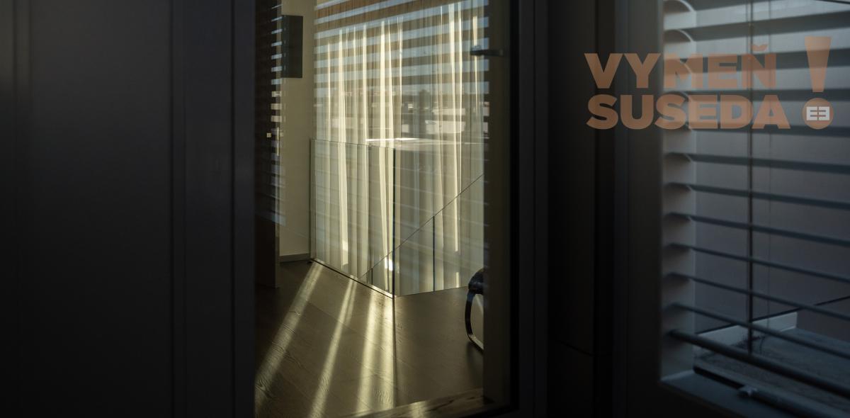 VYMEŇ SUSEDA! - NAD MESTOM. NAD OČAKÁVANIAMI, Výnimočný trojpodlažný mezonet v srdci Bratislavy 315,62 m².