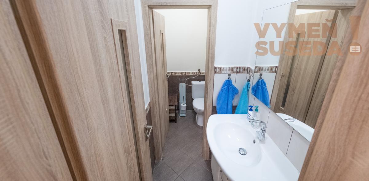 VYMEŇ SUSEDA – KRÁSNY 7 IZB. BYT 380 m2 SO ZÁHRADOU A VLASTNOU GARÁŽOU, DUNAJSKÁ STREDA - CENTRUM