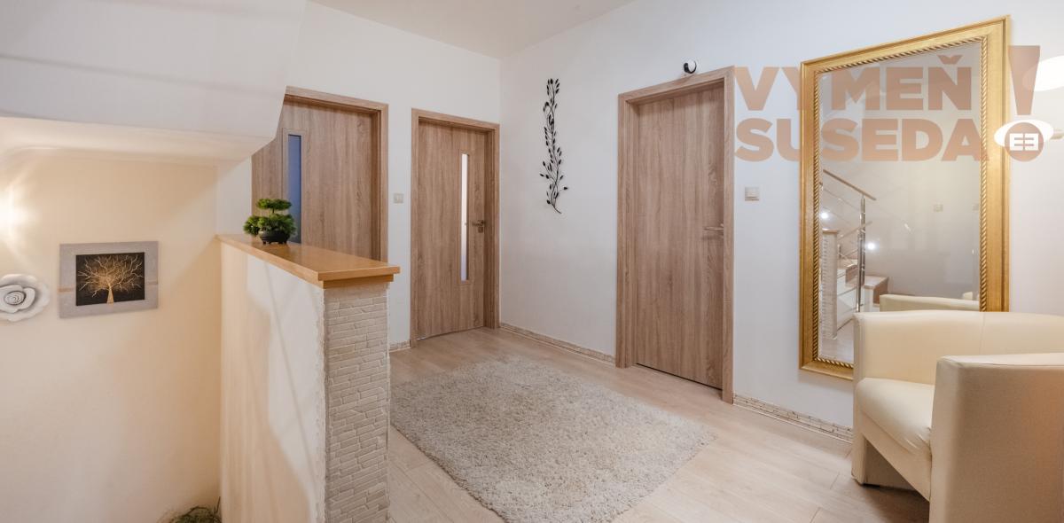 VYMEŇ SUSEDA – KRÁSNY 7 IZB. BYT 380 m2 SO ZÁHRADOU A VLASTNOU GARÁŽOU, DUNAJSKÁ STREDA - CENTRUM