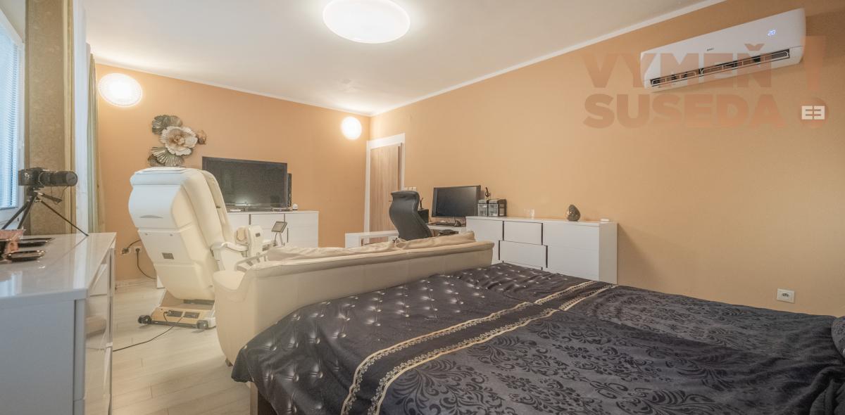 VYMEŇ SUSEDA – KRÁSNY 7 IZB. BYT 380 m2 SO ZÁHRADOU A VLASTNOU GARÁŽOU, DUNAJSKÁ STREDA - CENTRUM