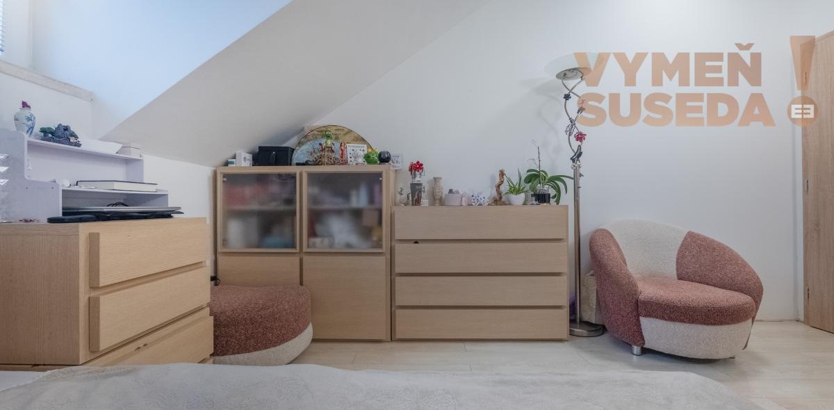 VYMEŇ SUSEDA – KRÁSNY 7 IZB. BYT 380 m2 SO ZÁHRADOU A VLASTNOU GARÁŽOU, DUNAJSKÁ STREDA - CENTRUM