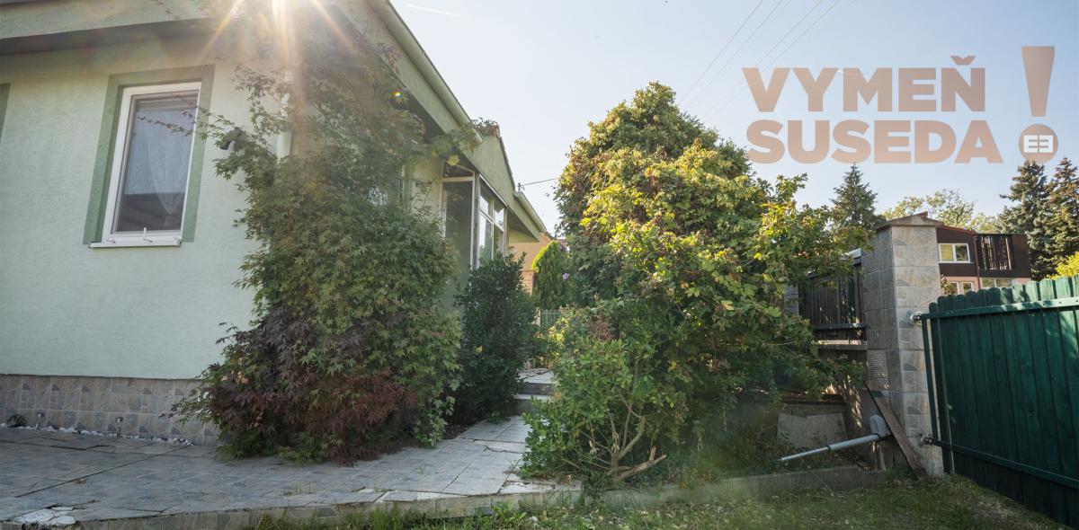 VYMEŇ SUSEDA! – VÝNIMOČNÝ 4-IZBOVÝ RODINNÝ DOM S BAZÉNOM PRI KAŠTIELI, BUDMERICE