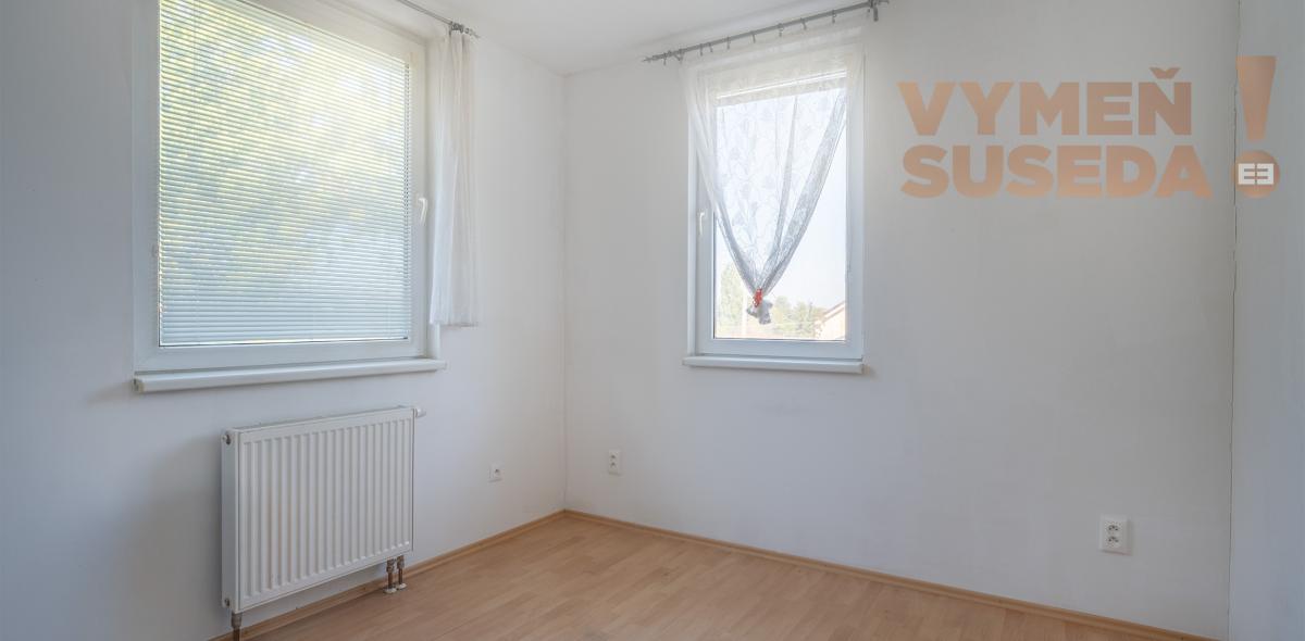 VYMEŇ SUSEDA! – VÝNIMOČNÝ 4-IZBOVÝ RODINNÝ DOM S BAZÉNOM PRI KAŠTIELI, BUDMERICE