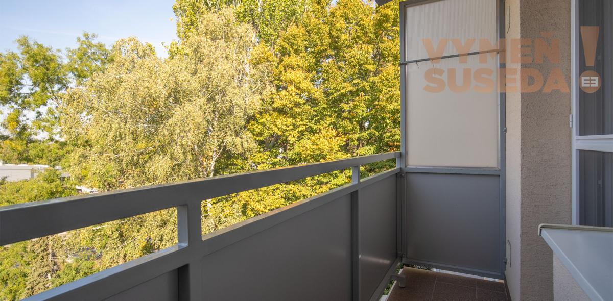 VYMEŇ SUSEDA! – KOMPLETNE ZREKONŠTRUOVANÝ A ZARIADENÝ 3 IZB. BYT S LOGGIOU, BRATISLAVSKÁ ULICA, PIEŠŤANY