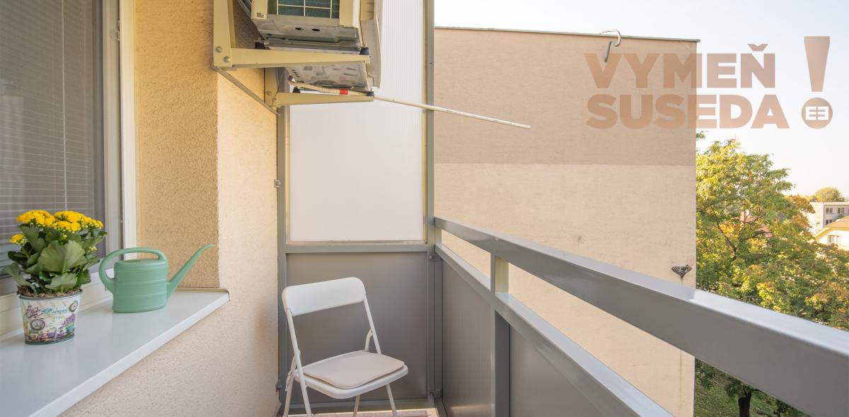 VYMEŇ SUSEDA! – KOMPLETNE ZREKONŠTRUOVANÝ A ZARIADENÝ 3 IZB. BYT S LOGGIOU, BRATISLAVSKÁ ULICA, PIEŠŤANY