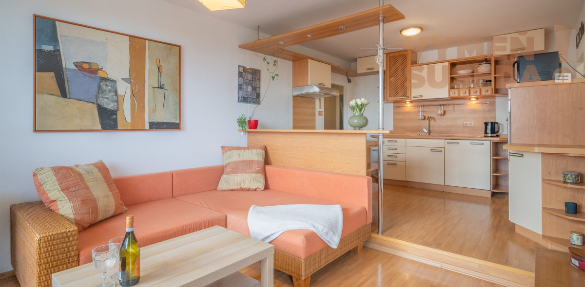 VYMEŇ SUSEDA! – Na predaj výnimočný 3 izbový byt s loggiou v srdci Šamorína /Gazdovský rad/