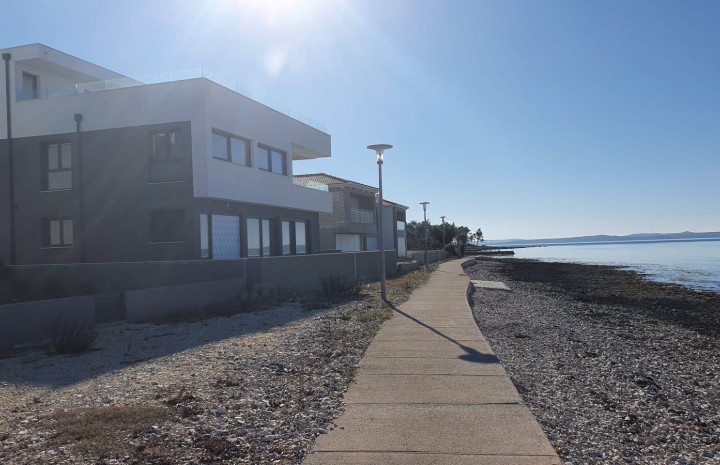 ESTATE INVEST - NOVINKA - ÚPLNE NOVÁ VILA PRIAMO PRI MORI