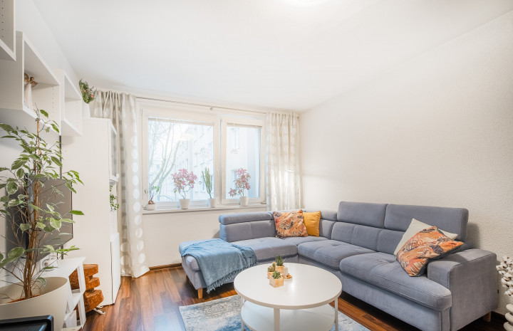 PREDANÉ - VÝNIMOČNÝ 3 IZB. BYT S PRIESTRANOU LOGGIOU, VYHĽADÁVANÁ LOKALITA, BA IV, SILVÁNSKA UL., KARLOVÁ VES