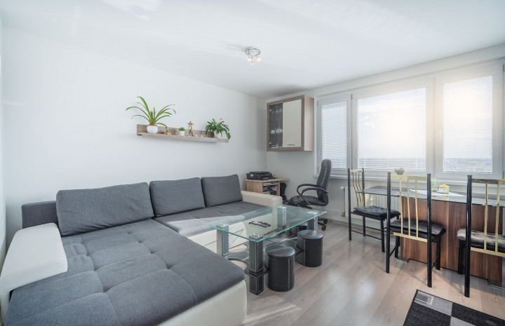 PREDANÉ - Kompletne zrekonštruovaný 3 izbový byt s výmerou 72,5 m2, Na Pasekách, Bratislava - Rača