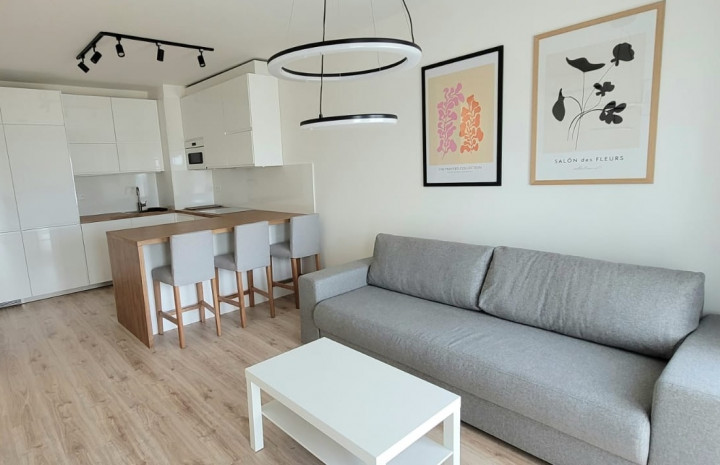 PRENAJATÉ! - PRENÁJOM / Svetlý 2 -izbový byt s dvoma balkónmi, Slnečnice