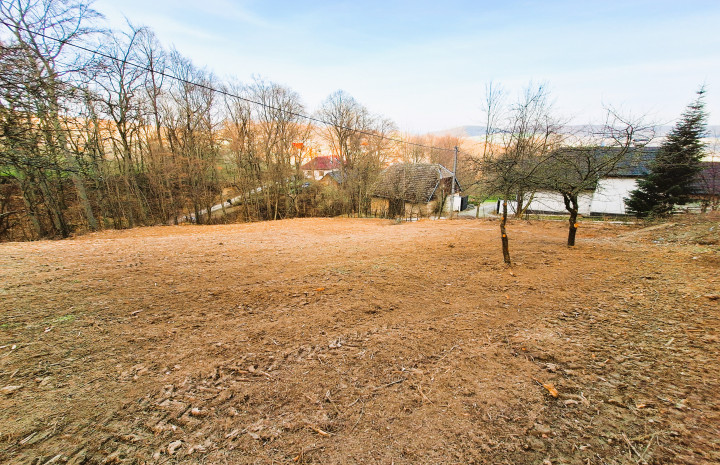 VYMEŇ SUSEDA! - Krásny stavebný pozemok s vlastnou studňou o výmere 3112 m2 v blízkosti mesta Piešťany