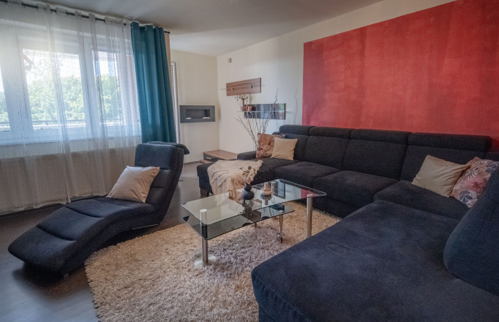 VYMEŇ SUSEDA! - VÝNIMOČNÝ VELKOMETRÁŽNY 3 IZB. BYT S DVOMA TERASAMI 131.00 m2 VYHĽADÁVANÁ LOKALITA, BA IV, DÚBRAVKA.