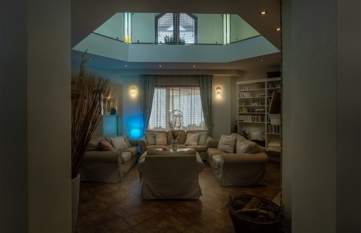 VYMEŇ SUSEDA! – NÍZKOENERGETICKÝ NADŠTANDARDNÝ RODINNÝ DOM KOMPLETNE ZARIADENÝ 306 M2 NA POZEMKU 10á S VÝNIMOČNOU POLOHOU, DUNAJSKÁ STREDA, ul. Sándora Petöfiho