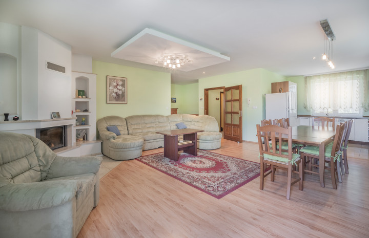 VYMEŇ SUSEDA! – 7 izb. RD s priestranným pozemkom 1414 m2 Horná Potôň