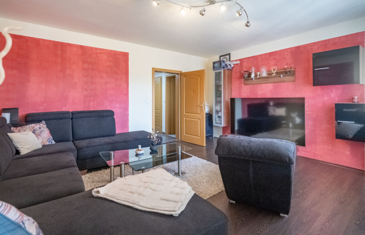 VYMEŇ SUSEDA! - VÝNIMOČNÝ VELKOMETRÁŽNY 3 IZB. BYT S DVOMA TERASAMI 131.00 m2 VYHĽADÁVANÁ LOKALITA, BA IV, DÚBRAVKA.