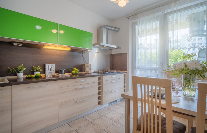 VYMEŇ SUSEDA! – Zrekonštruovaný 3 izb.byt so šatníkom, klimatizáciou a garážou Bratislava II. Vrakuňa, Bučinová ul.