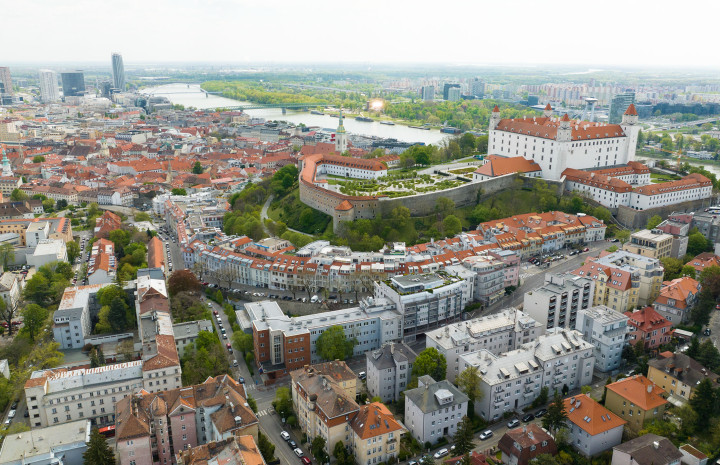 VYMEŇ SUSEDA! - Hľadáme na kúpu 2 izbový byt v Starom meste - hotovostný klient