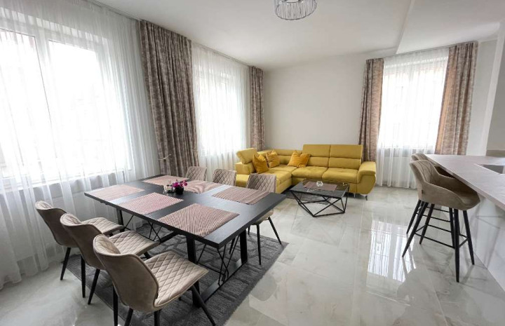 VYMEŇ SUSEDA! – Výnimočný 3izb. dizajnový byt, 87.00 m2 zariadený vo vysokom štandarde, v srdci mesta Wiener Neustadt.