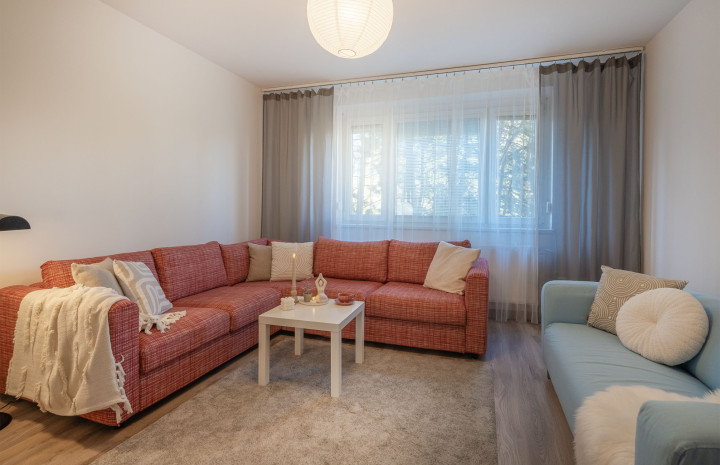 VYMEŇ SUSEDA! - VÝNIMOČNÝ 3 IZB. ČIASTOČNE ZREKONŠTRUOVANÝ BYT, VYHĽADÁVANÁ LOKALITA PETRŽALKA, BZOVÍCKA UL., BA V.