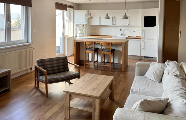 VYMEŇ SUSEDA! – VÝNIMOČNÝ 2 IZB. ZARIADENÝ BYT S DVOMA TERASAMI A GARÁŽOVÝM STÁTÍM, PRI STRELNICI, BA II, RUŽINOV