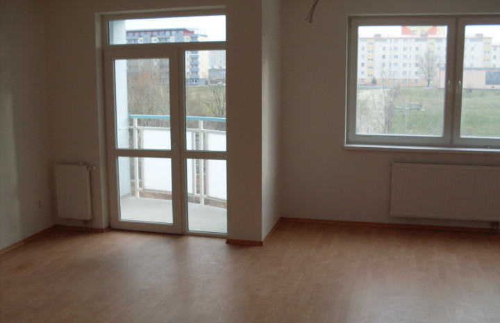 VYMEŇ SUSEDA! - Prenájom 3-izbového bytu – Agátová ulica, Dúbravka