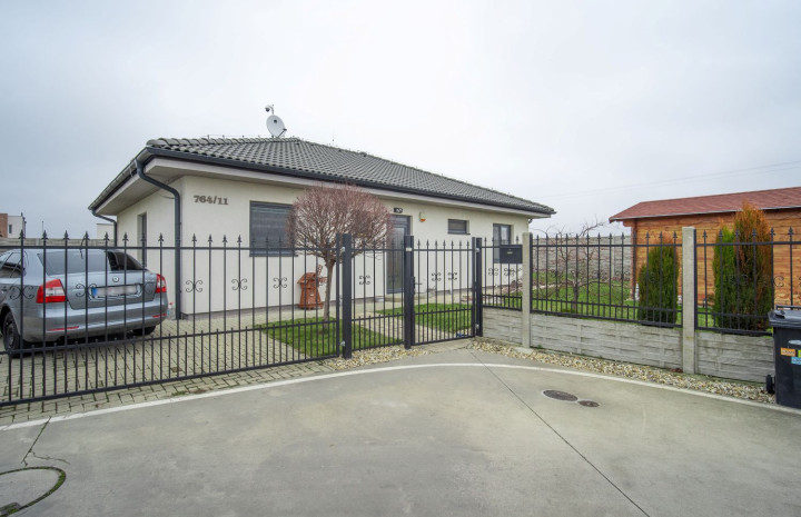 VYMEŇ SUSEDA! – VÝNIMOČNÝ 4 IZB. RODINNÝ DOM S VEĽKÝM POZEMKOM, obec HAMULIAKOVO