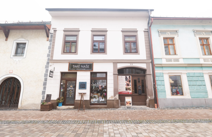 ESTATE INVEST – Exkluzívna investičná nehnuteľnosť o výmere 1000m2 s luxusným veľkometrážnym bytom v centre mesta Banská Bystrica