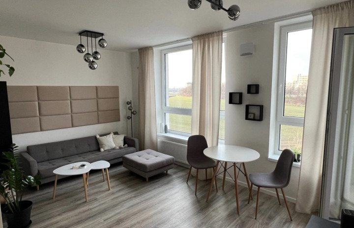 VYMEŇ SUSEDA! – VÝNIMOČNÝ 2 IZB. ZARIADENÝ BYT S LOGGIOU A PARKOVANÍM, LABUTIA, BA V, PETRŽALKA.