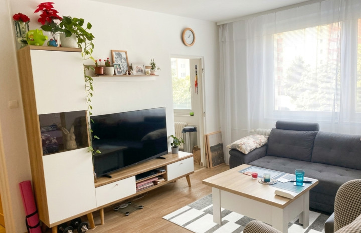 VYMEŇ SUSEDA! ŠTÝLOVÝ - KOMPLETNE ZARIADENÝ 2,5-IZBOVÝ BYT - BRATISLAVA - DÚBRAVKA - BA IV.