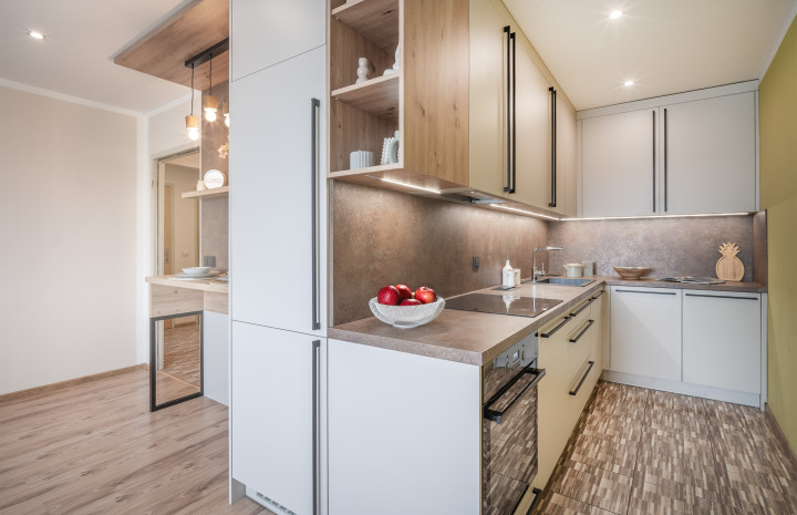 REZERVOVANÉ! - VYMEŇ SUSEDA! – VÝNIMOČNÝ, SLNEČNÝ 2 IZB. BYT S LOGGIOU, ŽILINSKÁ, TRENČÍN - KUBRÁ.