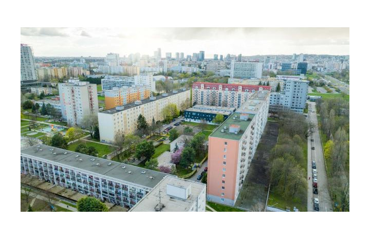 VYMEŇ SUSEDA! – Prenájom priestranného 2-izbového bytu s veľkou loggiou, Ružinov –  Astrová ul., Bratislava II