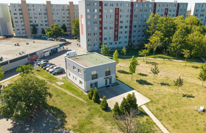 VYMEŇ SUSEDA! : Moderná polyfunkčná novostavba (366 m²) – BA II, Podunajské Biskupice.